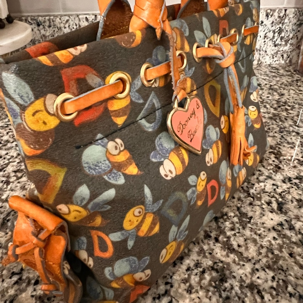 Vintage Dooney & Bourke bag mint condition - Picture 3 of 5